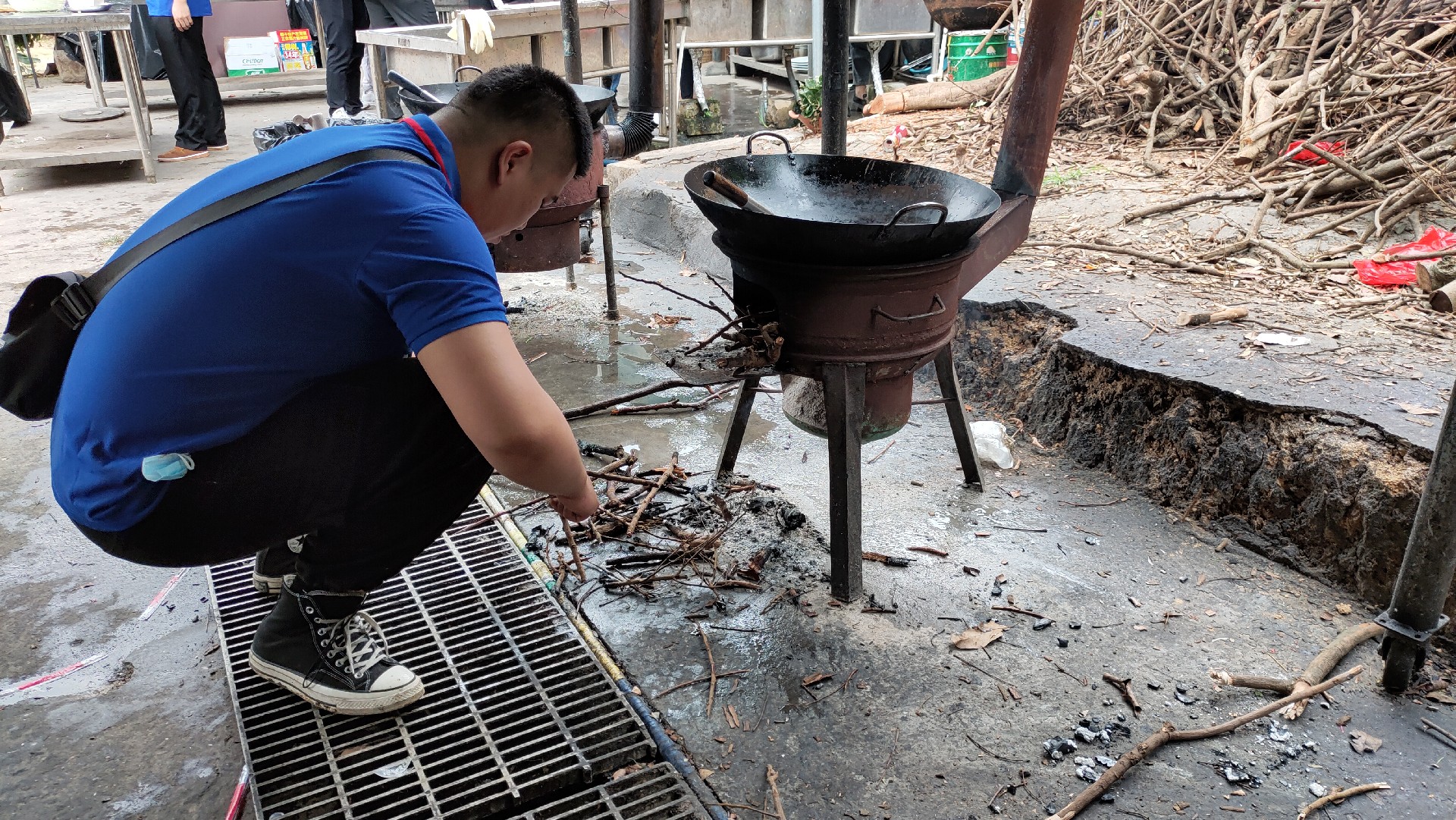 松湖騎行，穿樹(shù)飛花；農(nóng)家休閑，擁抱自然